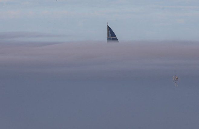 Foto: FocoUy. Vista de la Torre de las Telecomunicaciones, de Antel, próxima al puerto, en la mañana de este viernes.