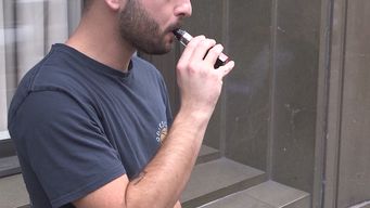 sociedad de tabacologia reclama ampliacion de impuestos y prohibicion de saborizantes