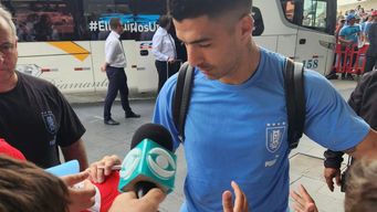 uruguay ya esta en buenos aires para enfrentar este jueves a argentina por eliminatorias