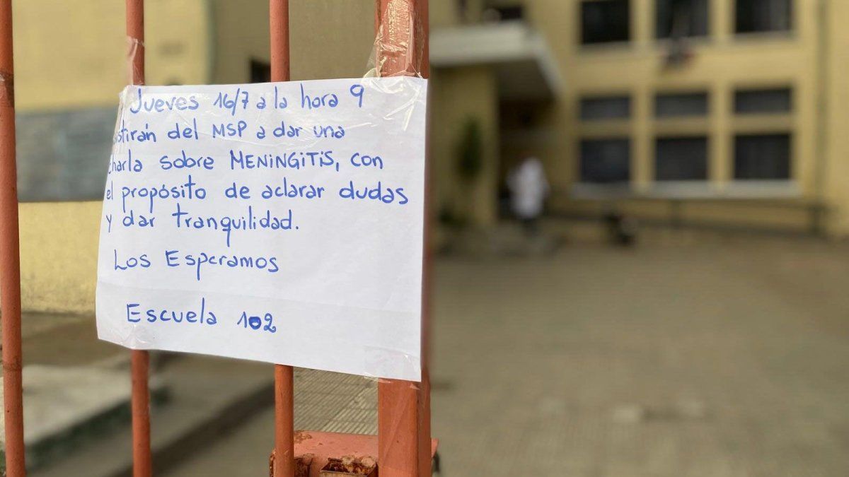Autoridades de MSP y ANEP ofrecen charla en la Escuela 102 tras la muerte de una alumna por meningococo