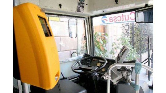 Policías detenidos por comerciar pases libres de ómnibus