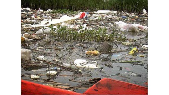 Subrayado en el arroyo Pantanoso, el más contaminado de la ciudad