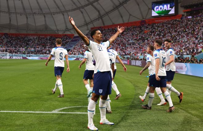 Festejo de Inglaterra en la primera goleada del Mundial de Qatar. Foto: AFP.