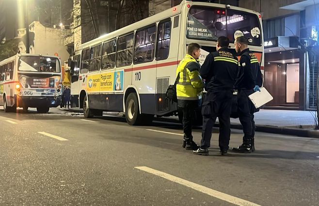 choque-ómnibus-policía
