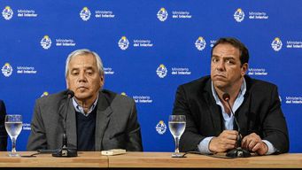Foto: FocoUy. Fuentes y Ruglio compartieron una conferencia de prensa el 1° de setiembre de 2022 en el Ministerio del Interior.