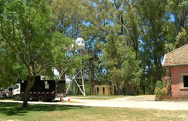 anchorena-estancia-presidencial-patio-bosque.jpg