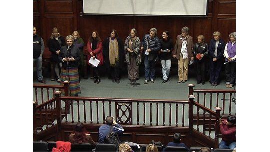 Cotidiano Mujer lanzó su campaña contra referéndum por aborto