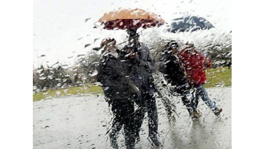 Inicio de semana lluvioso e inestable; mejora desde el jueves