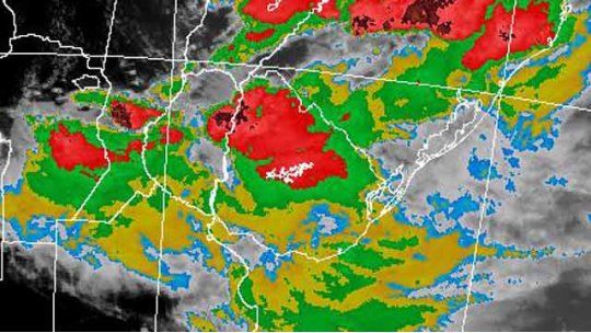 Advertencia naranja, ahora para el norte, por tormentas y mucha lluvia Advertencia naranja, ahora para el norte, por tormentas y mucha lluvia