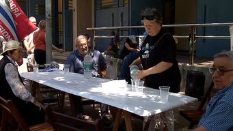 jubilados y pensionistas realizaron el brindis del pan y del agua 