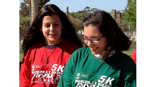 Docente y alumnos organizan 5K en Shangrilá para viajar a Bolivia
