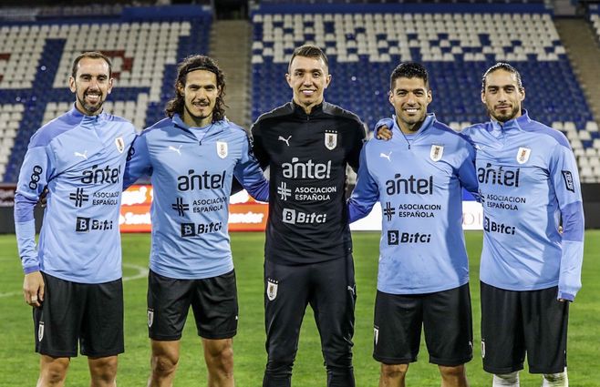 Los históricos de Uruguay rumbo al Mundial de Qatar 2022. Foto: Selección Uruguaya en Twitter.