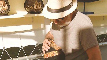 artesano, grabador y docente: la historia de pedro