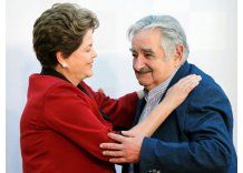 Mujica dijo que construirá puerto de aguas profundas con Brasil