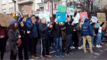 protestas en la  embajada de brasil por incendios en el amazonas