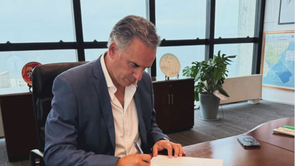 Yamandú Orsi firmó el decreto que reglamenta la ley de muerte asistida, o eutanasia