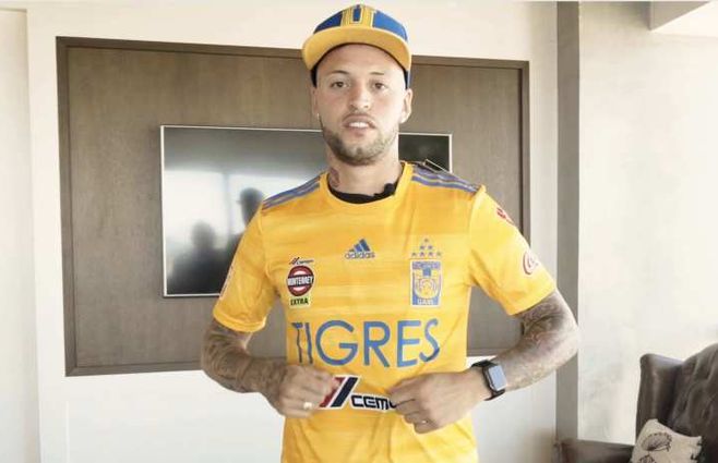 El extremo zurdo con la camiseta de Tigres