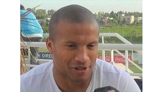 Sabella considera nacionalizar al uruguayo Carlos Sánchez