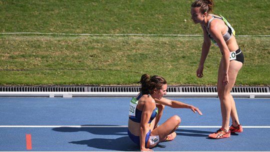 Nikki Hamblin, Abbey DAgostino