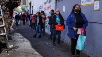 Gobierno y oposición en Chile alcanzan acuerdo de ayuda social de USD 12.000 millones