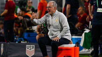 Marcelo Bielsa ante Estados Unidos. Foto: AFP