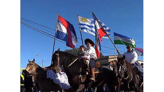 Duras críticas de la oposición por suspensión de acto en Sauce