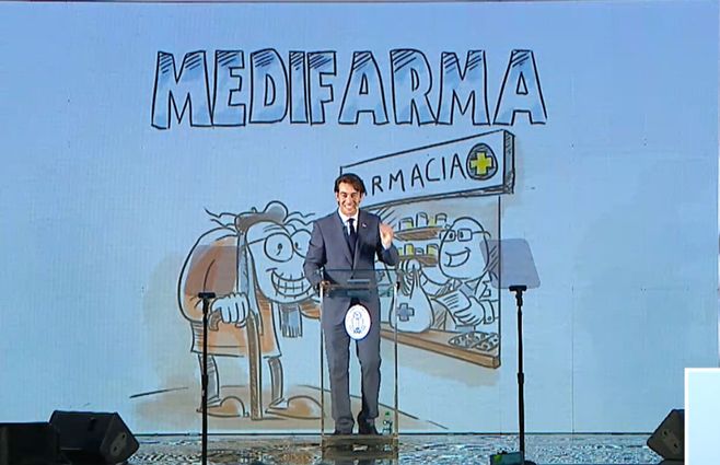 Foto: presentación de Sartori en el Cerro, cuando habló de la tarjeta Medifarma.
