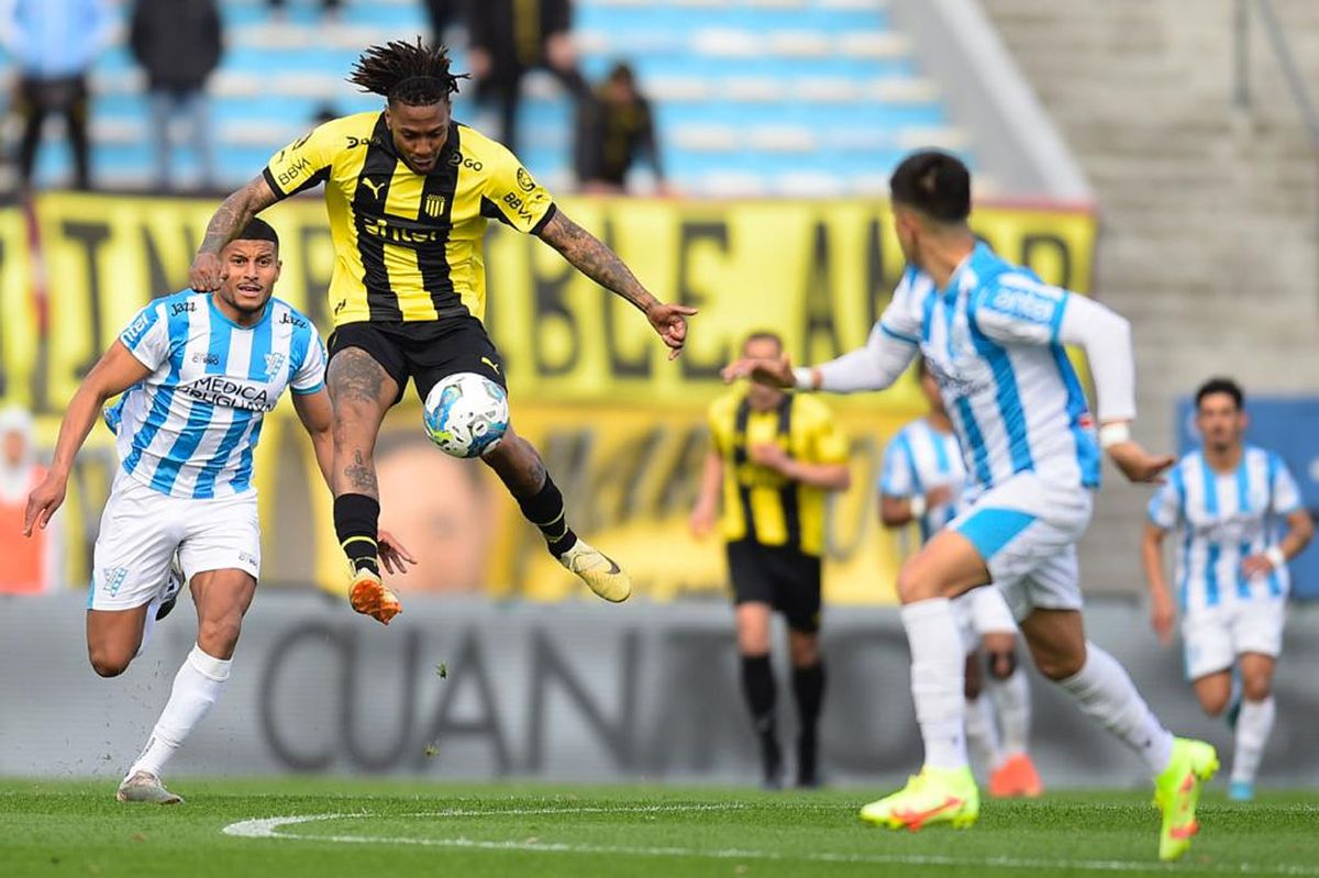 Cómo salió Peñarol: 1-1 contra CA Cerro, goles de Dylan Nandín y Abel  Hernández, Torneo Clausura de Uruguay 2023, Deportes