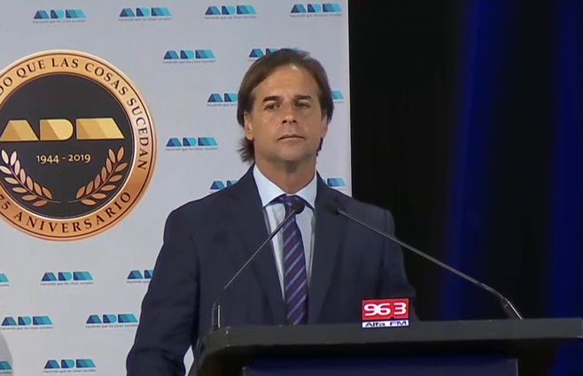Lacalle-Pou-en-ADM-octubre.jpg