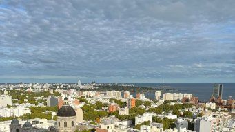 Foto: Subrayado. Vista aérea de Montevideo.